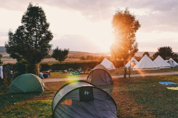 Camping: Doğada Zaman Geçirmenin Keyfini Çıkarın